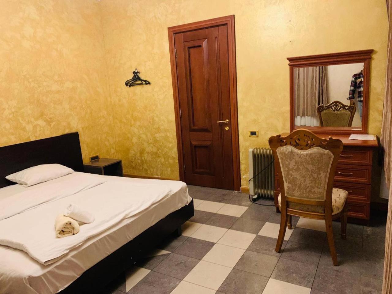 Centre Hotel-Hostel Jerevan Eksteriør bilde