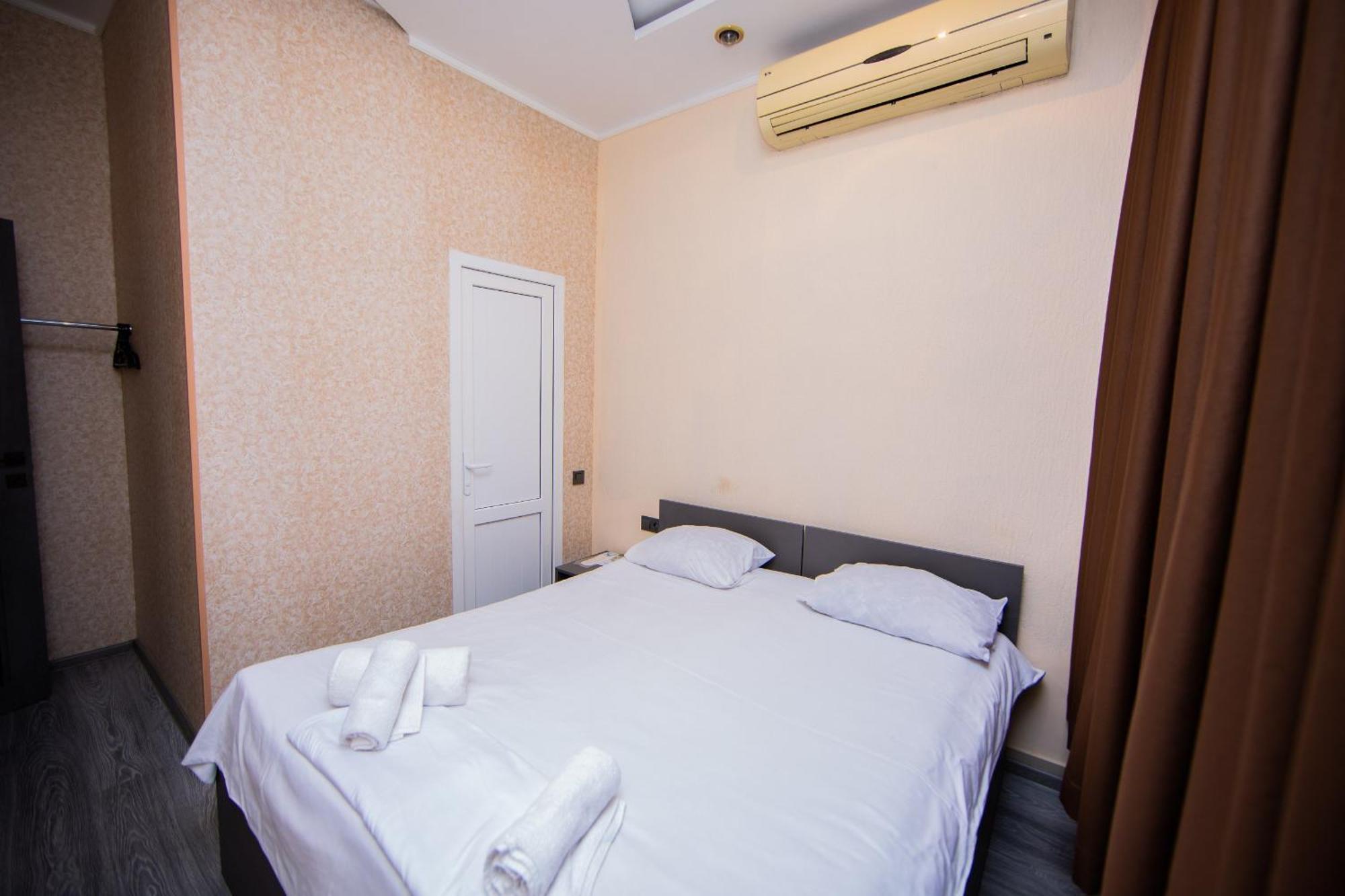 Centre Hotel-Hostel Jerevan Eksteriør bilde