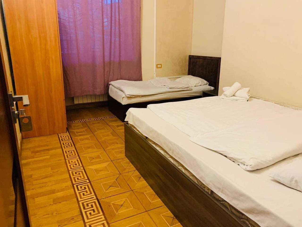 Centre Hotel-Hostel Jerevan Eksteriør bilde